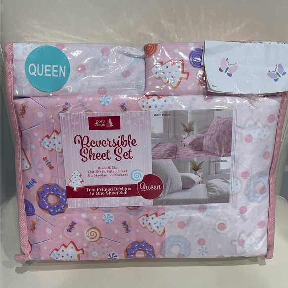 Cozy Claus Christmas Theme Pink/Purple/White Reversible QUEEN Sheet Set - Picture 1 of 4